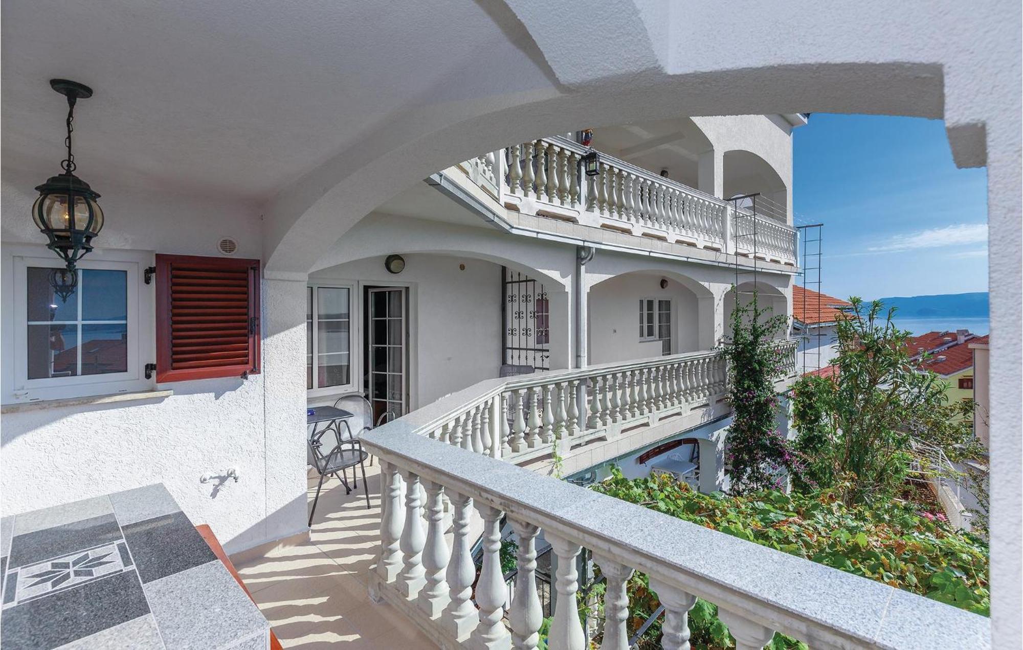 Nice Apartment In Crikvenica With Kitchen Eksteriør billede