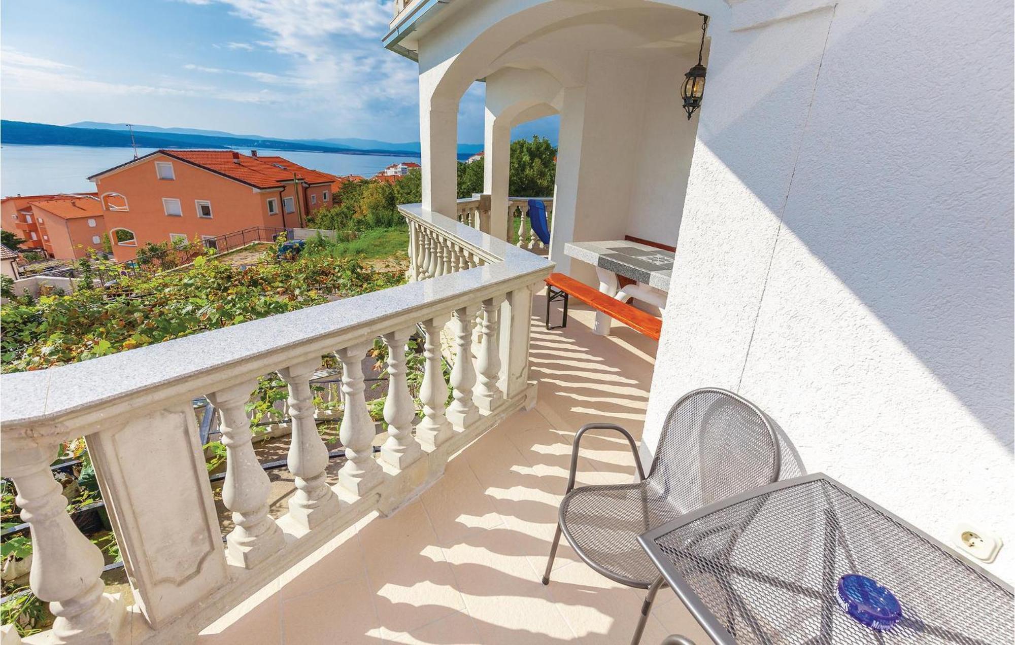 Nice Apartment In Crikvenica With Kitchen Eksteriør billede